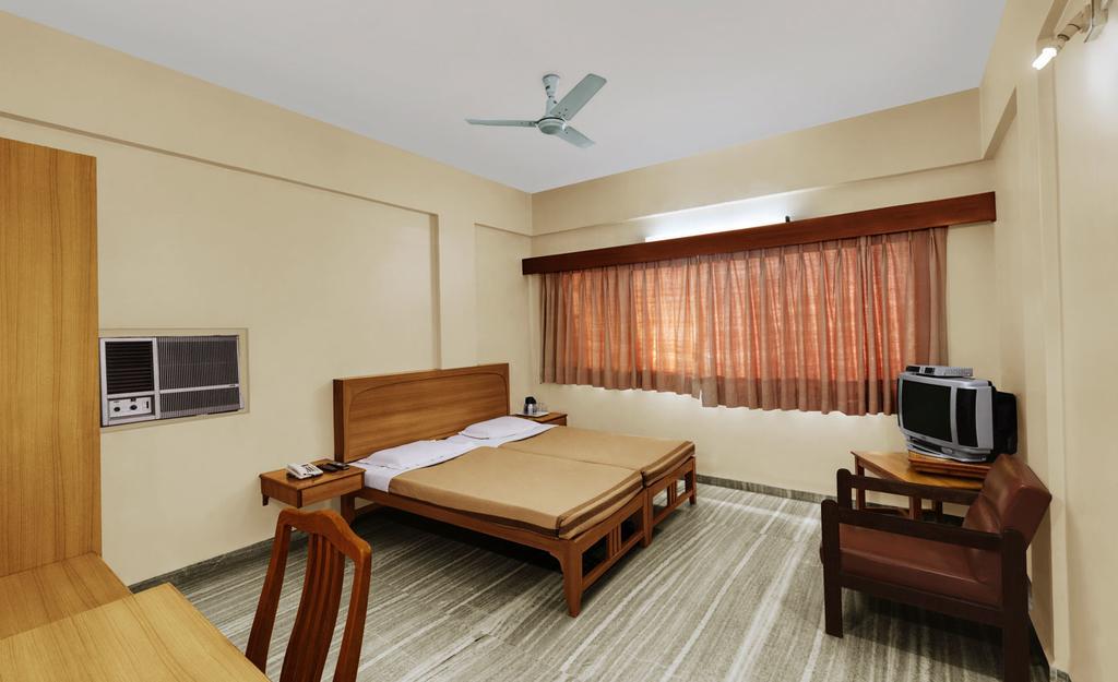Hotel Meru Pune Exterior foto